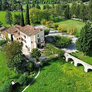 https://hotel-restaurant-le-moulin-de-la-camandoule.fr-provencehotel.com